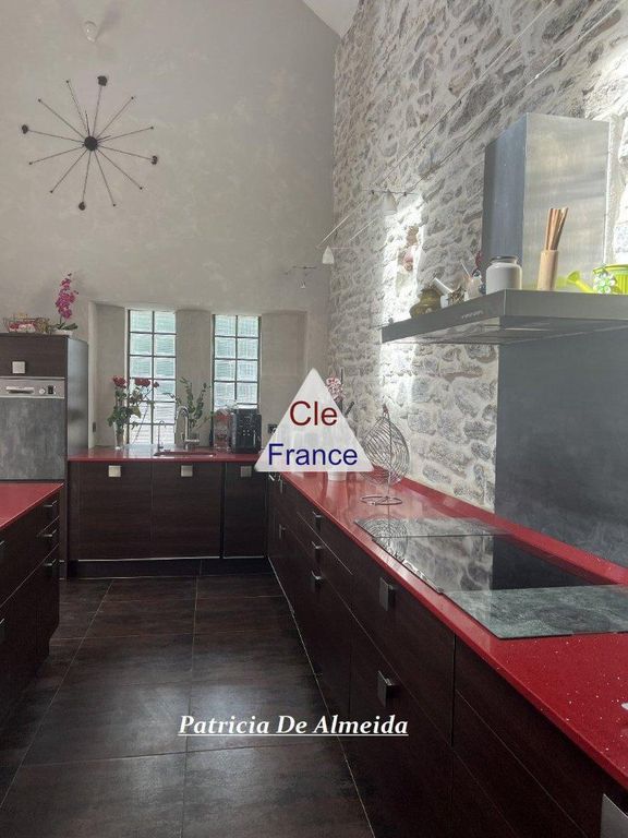 Property photo 2 of 10