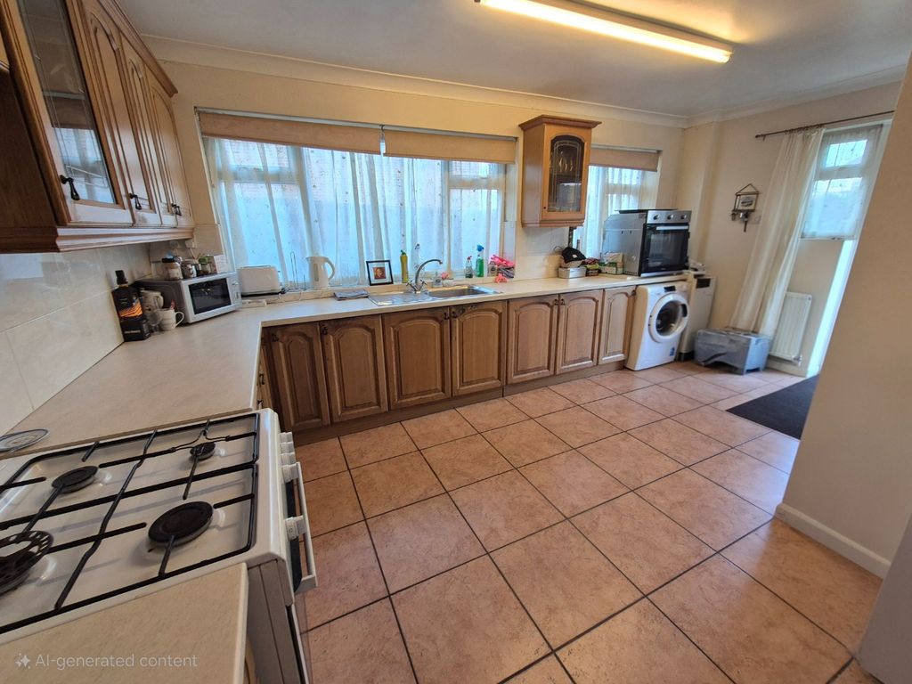 Property photo 3 of 11 1434035