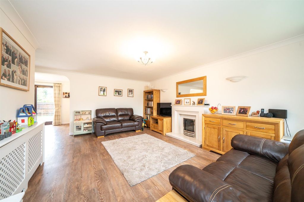 Property photo 2 of 15 6-Wren-Walk-1024.Jpg