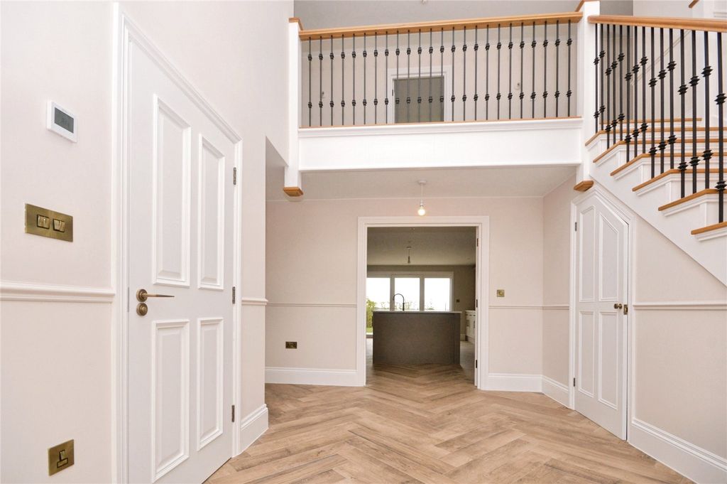 Property photo 3 of 23 Picture No. 31