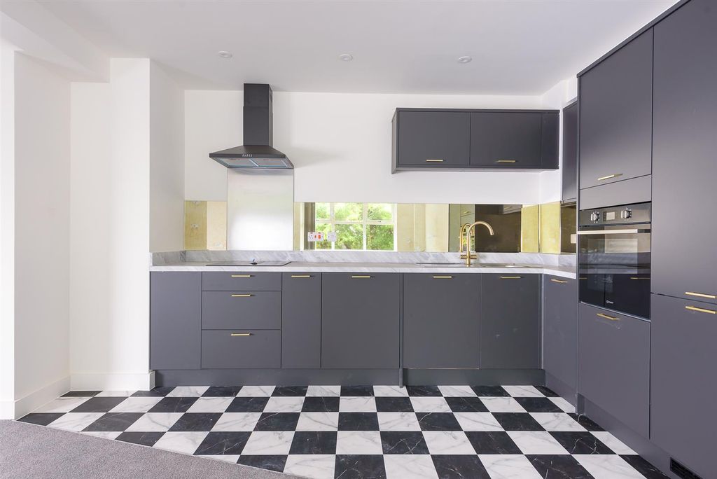 Property photo 3 of 12 Untitled (2 Of 8).Jpg