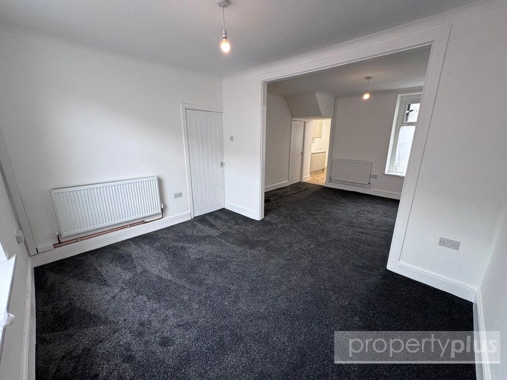 Property photo 2 of 26 Picture No. 15
