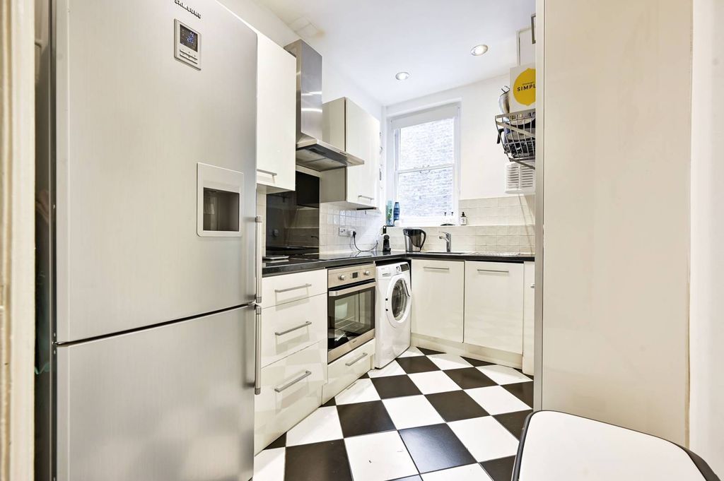 Property photo 2 of 10