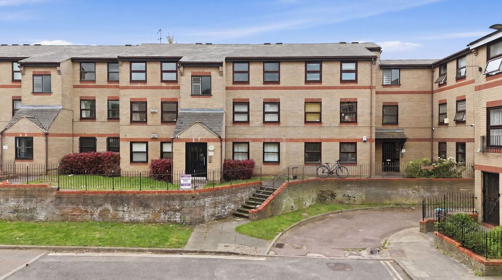 Property photo 2 of 10