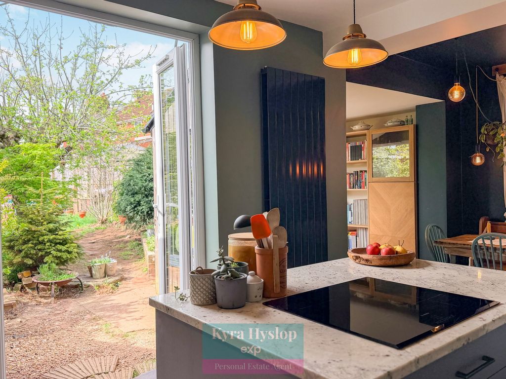 Property photo 3 of 25