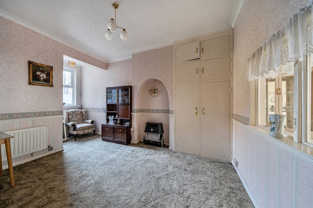 Property photo 3 of 15 1419872-10-69988E...