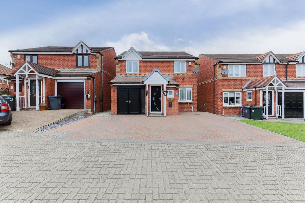 Property photo 1 of 19 External