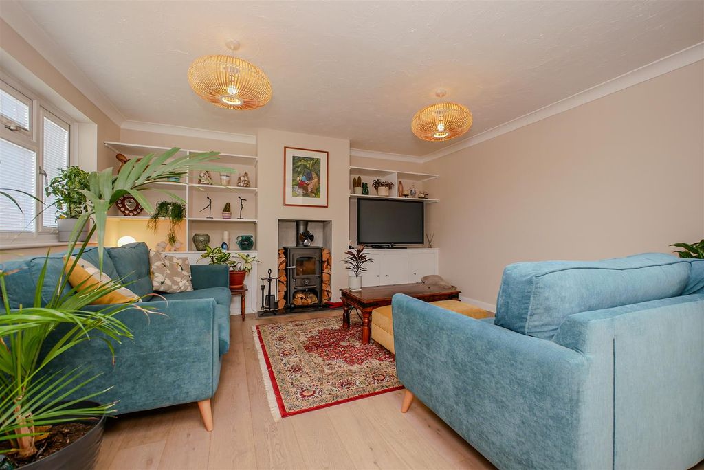 Property photo 3 of 18 Living/Dining Room