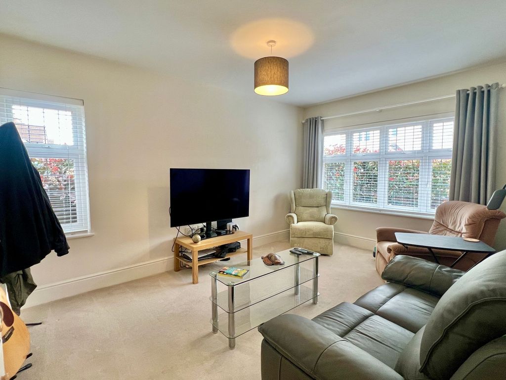 Property photo 3 of 21