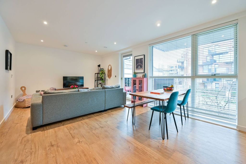 Property photo 3 of 10