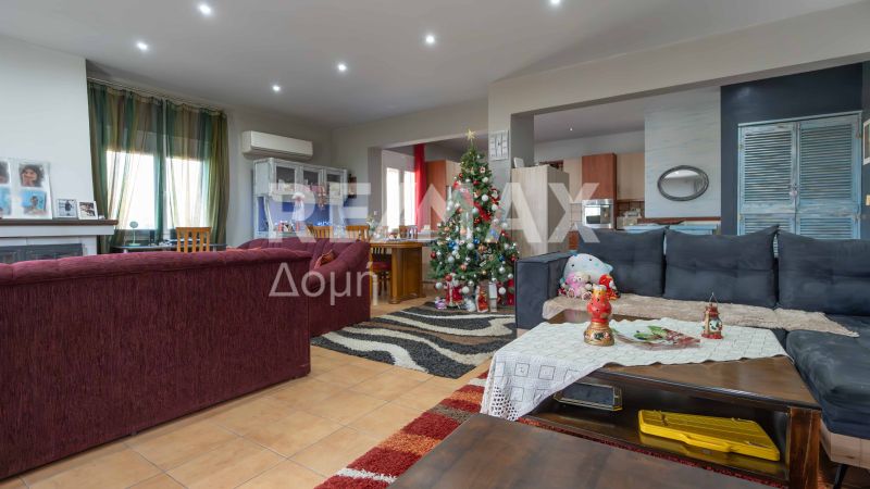 Property photo 1 of 44