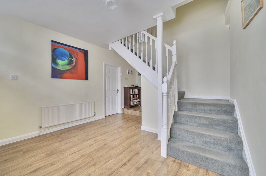 Property photo 2 of 19 2 - 1459212-10-6A0B4c...
