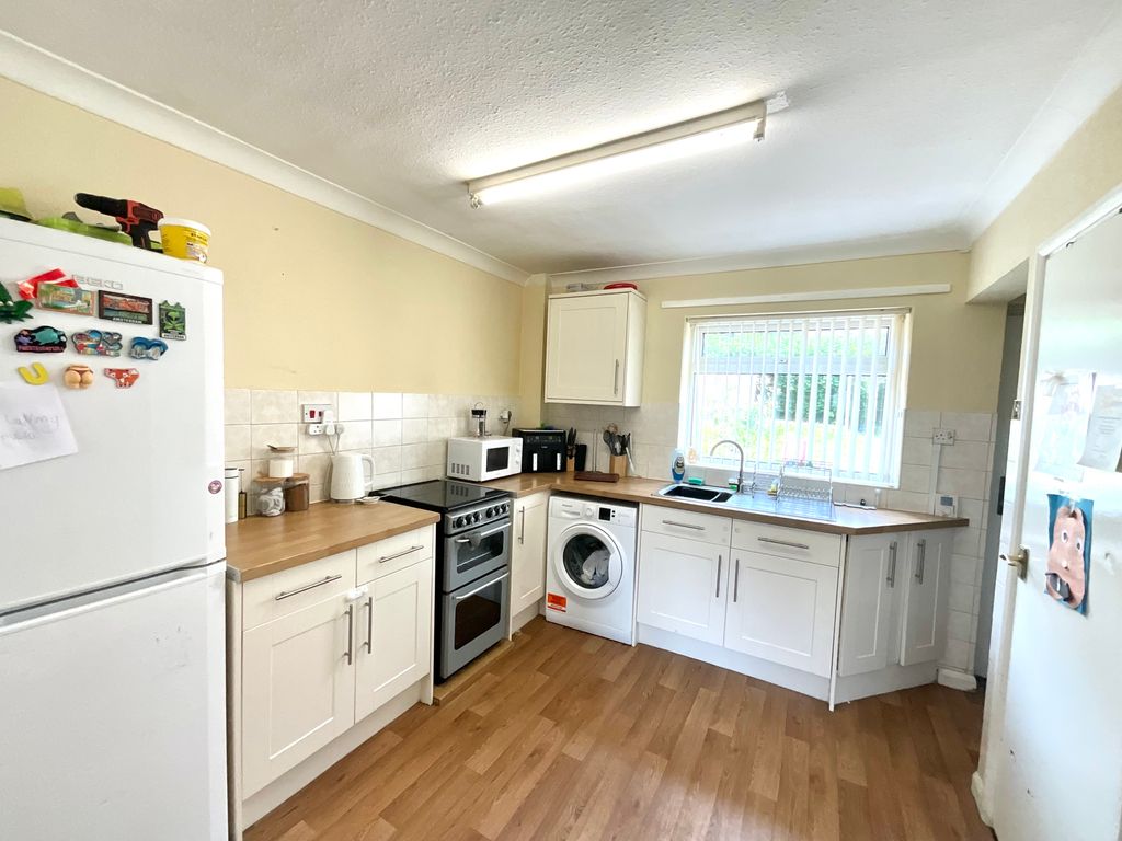 Property photo 3 of 15 Img_6931