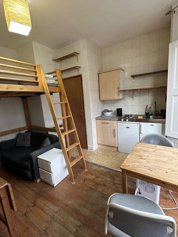 Property photo 2 of 7