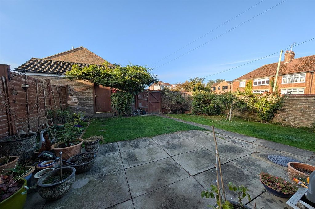 Property photo 2 of 12 Garden.Jpg