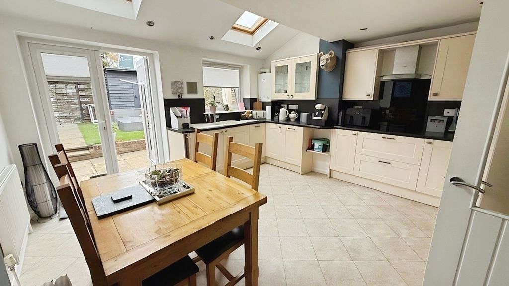 Property photo 3 of 10 Picture No. 37