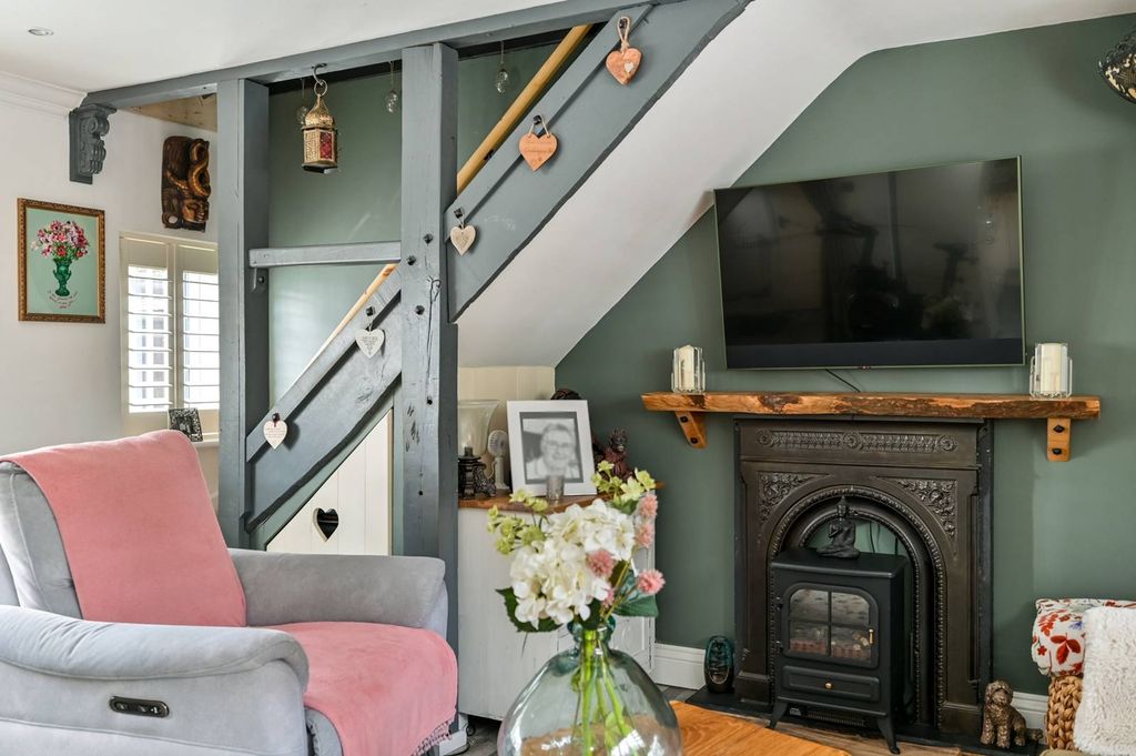 Property photo 3 of 11