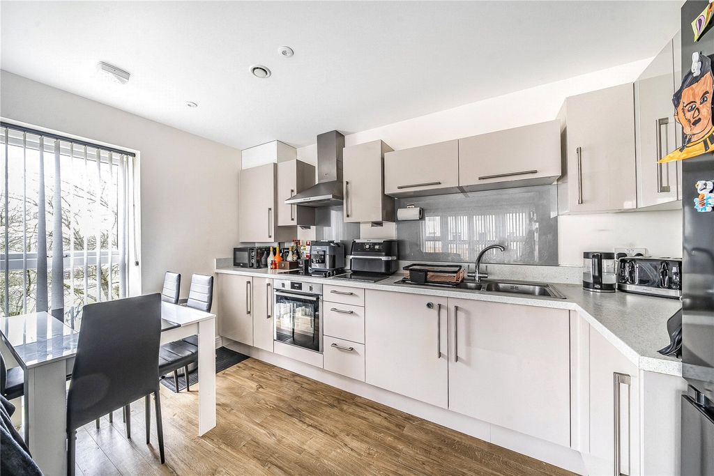 Property photo 2 of 13 Picture No. 10