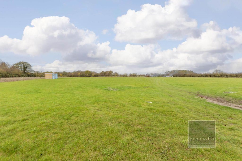 Property photo 3 of 33