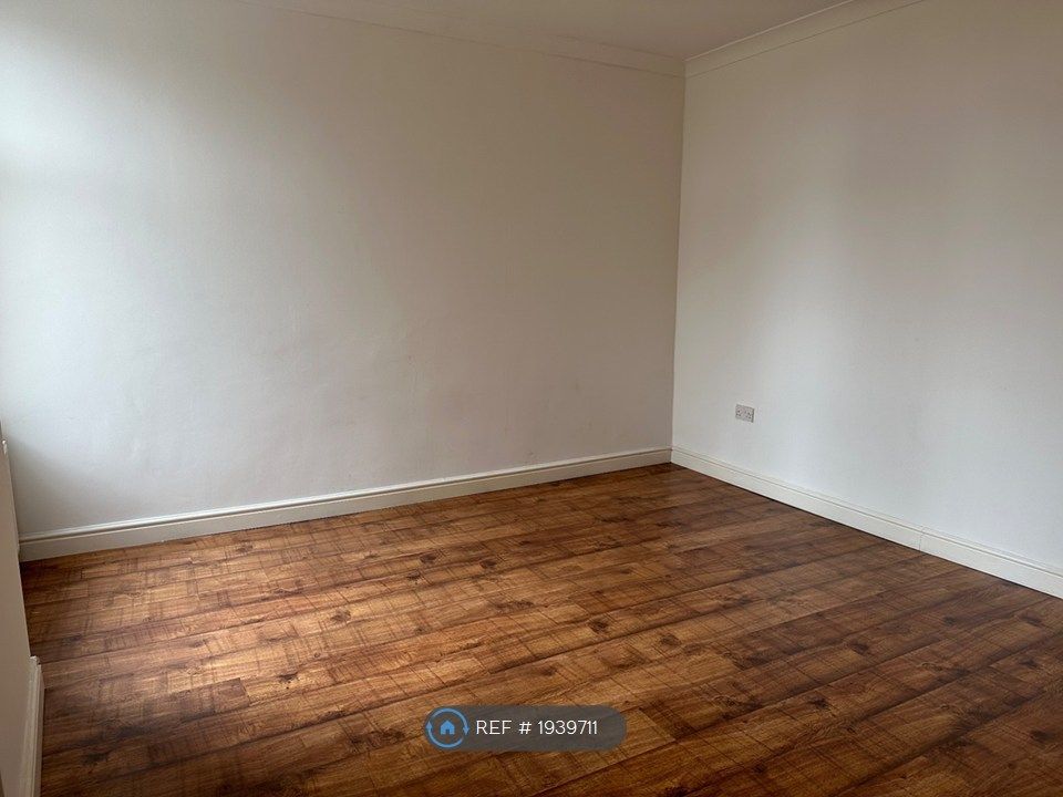 Property photo 2 of 4 Room 1