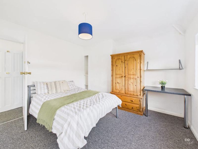 Property photo 1 of 10 Bedroom