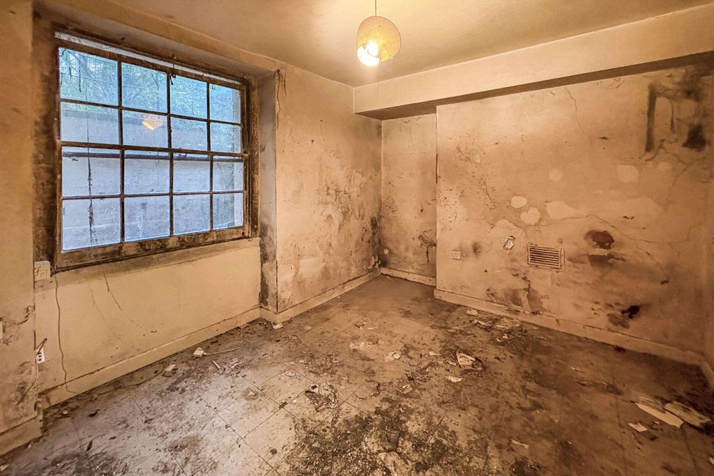 Property photo 2 of 17 Flat A, 21 Ashley Road, Montpelier, Bristol, Bs6 5Nh