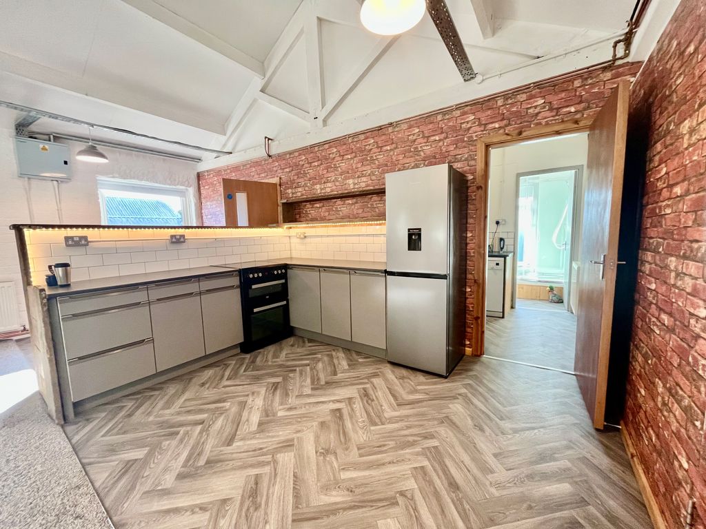 Property photo 1 of 8 Image