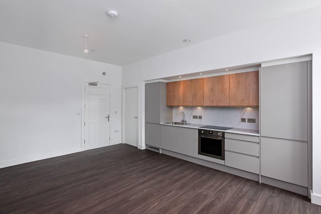 Property photo 3 of 10 Picture No. 06