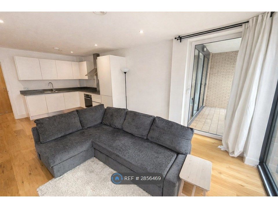 Property photo 2 of 11 Living Room (Furnished)