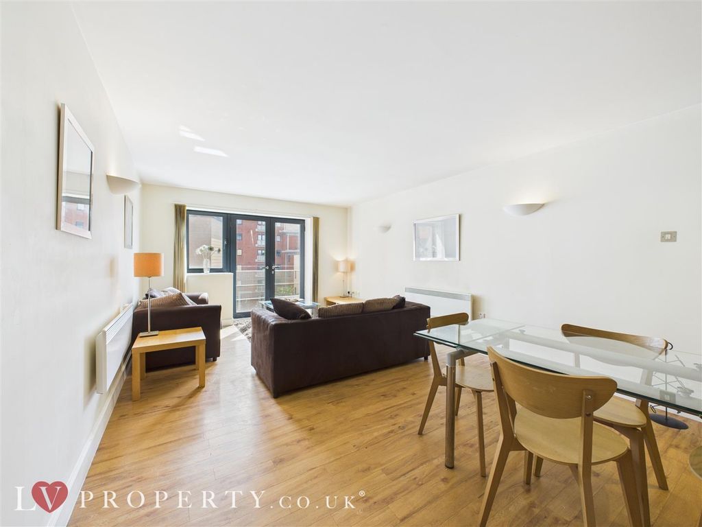 Property photo 3 of 13 Cam05016G0-Pr0107-Still005.Jpg