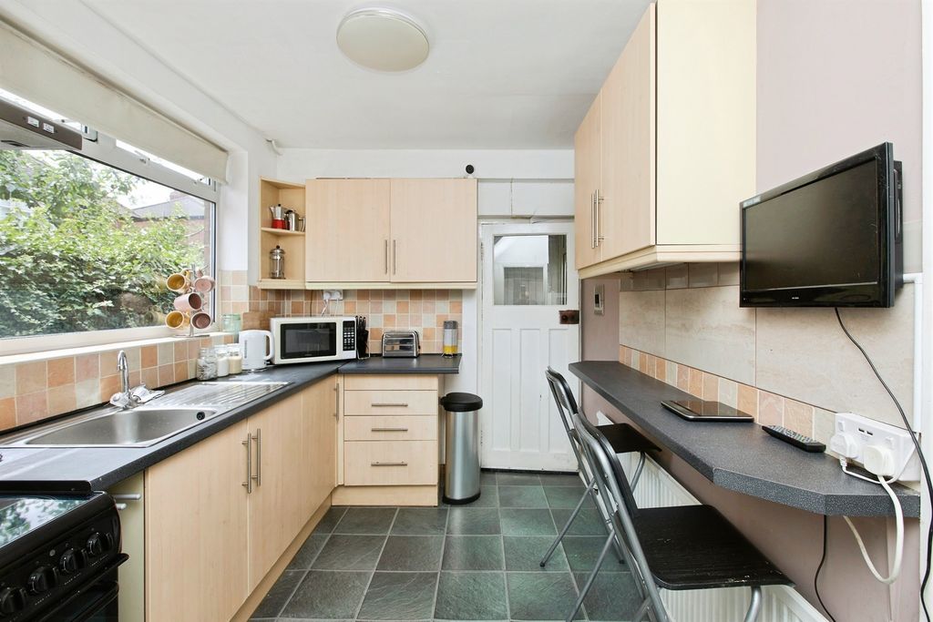 Property photo 3 of 11
