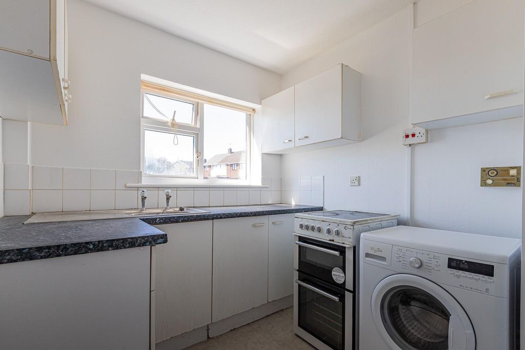 Property photo 2 of 10 Kitchen