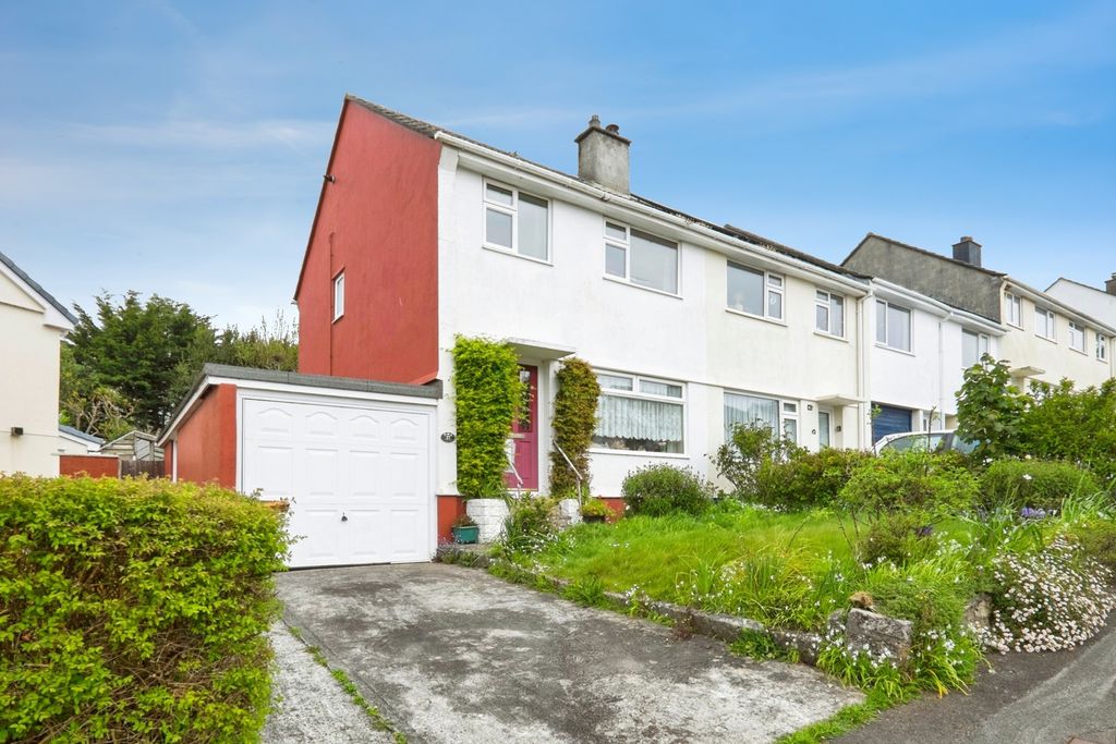 Property photo 1 of 17 Front