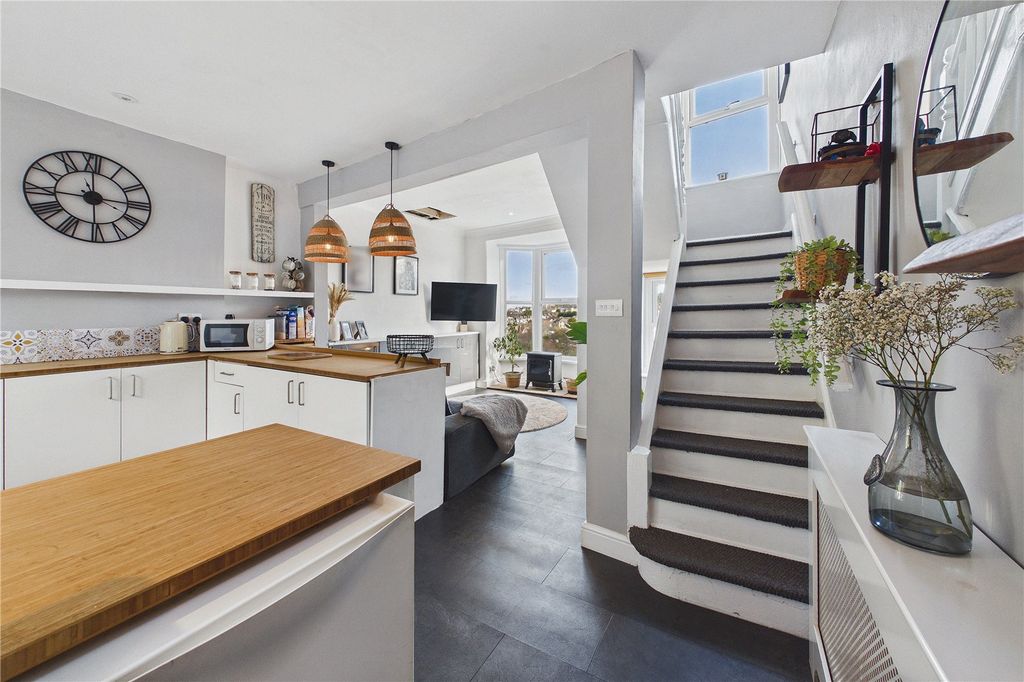 Property photo 2 of 21 Picture No. 27