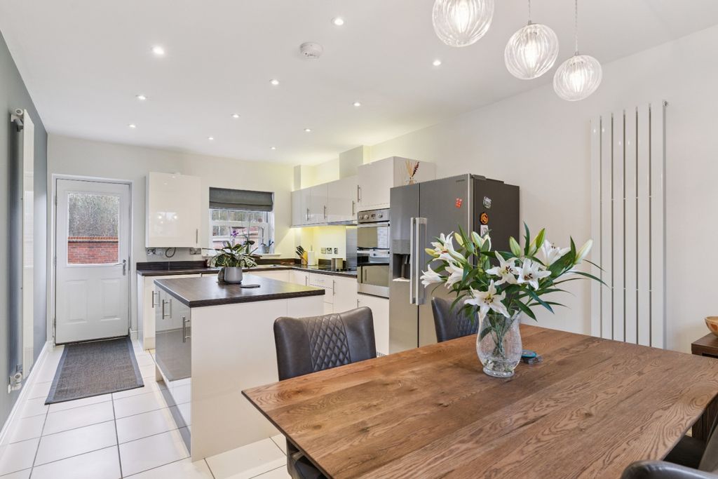 Property photo 3 of 22 4819192