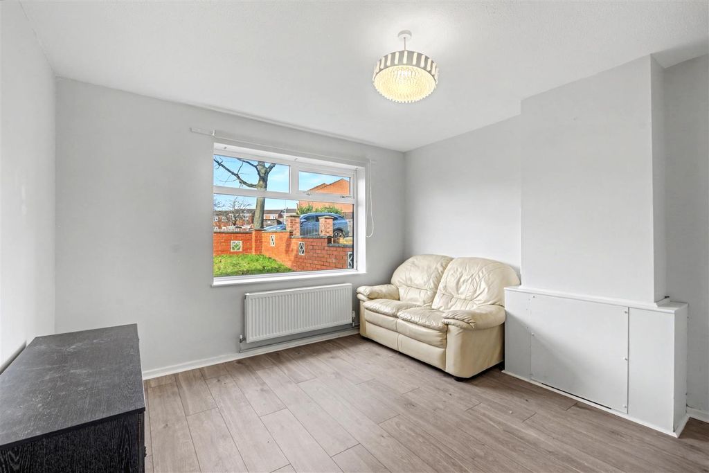 Property photo 2 of 26 Lounge_1.Jpeg