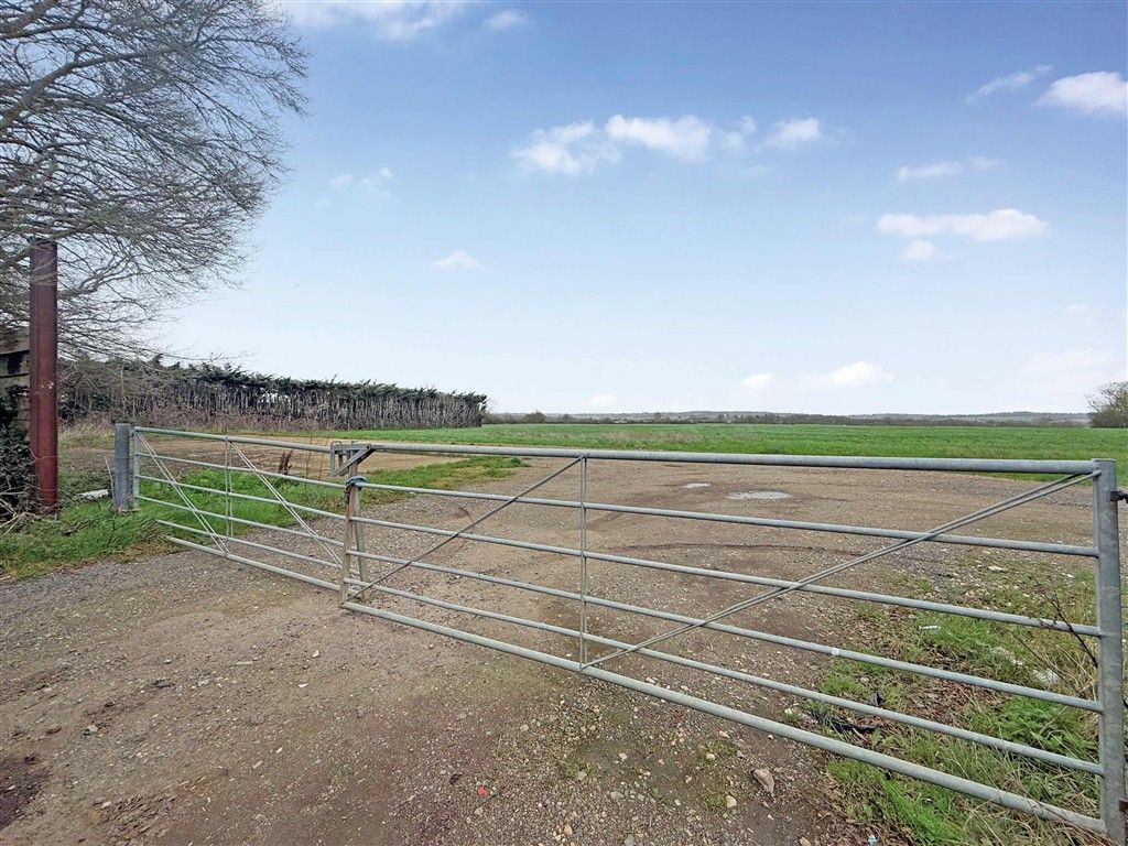 Property photo 1 of 3