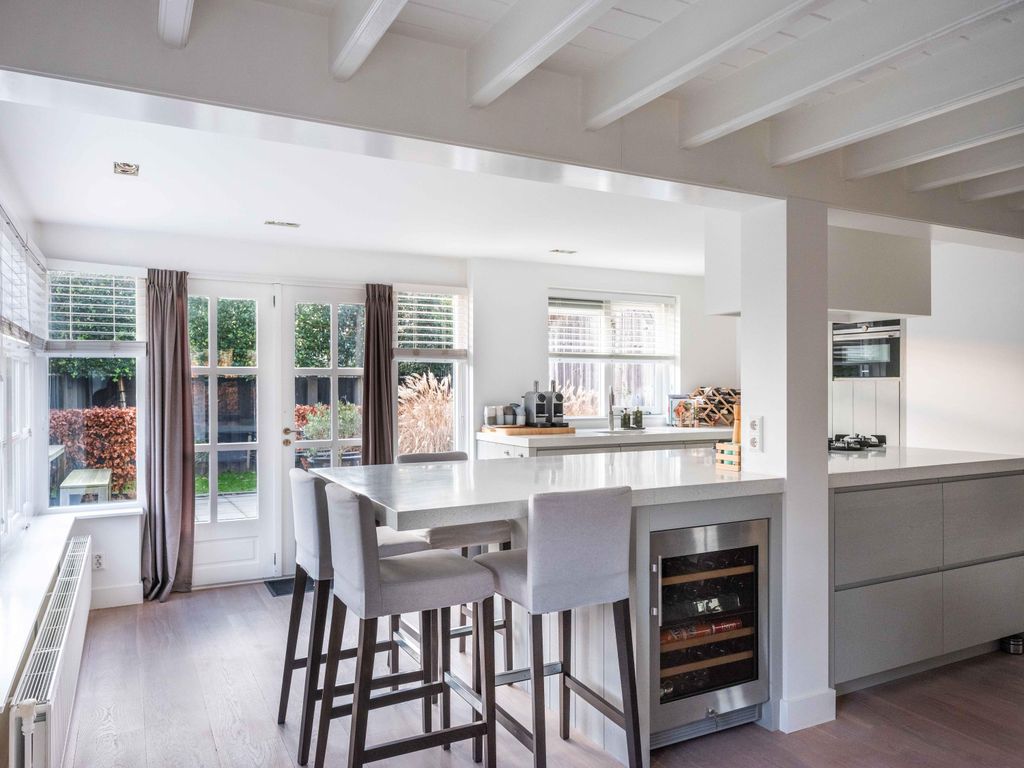 Property photo 3 of 54