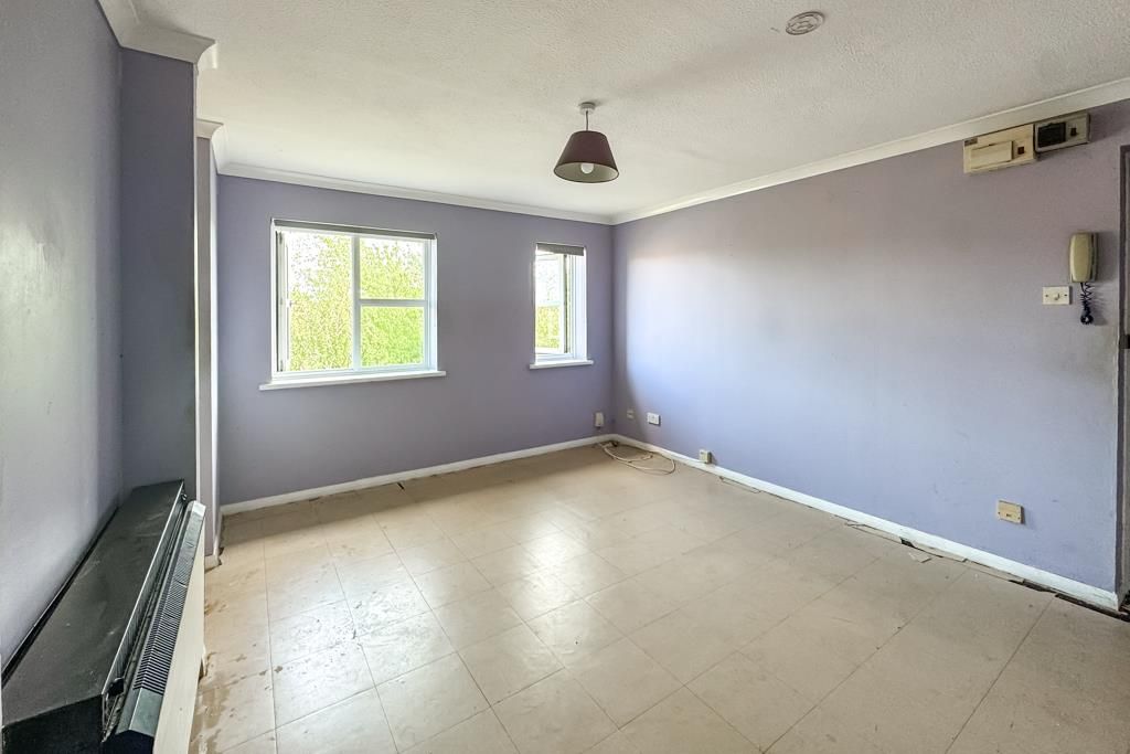 Property photo 2 of 11 Studio (Living Room/Bedroom)