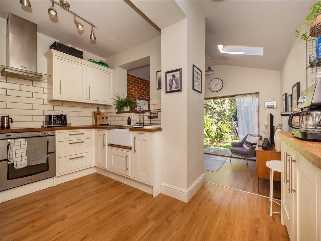 Property photo 3 of 39 52Havelockroad-27.Jpg