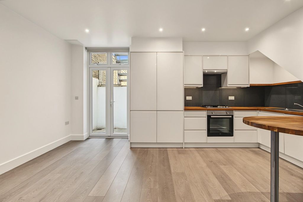 Property photo 2 of 12 Kitchen/Reception Room