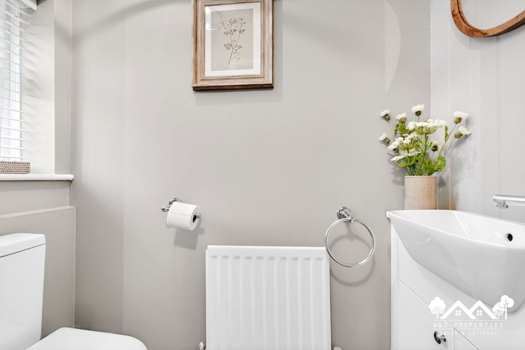 Property photo 3 of 31