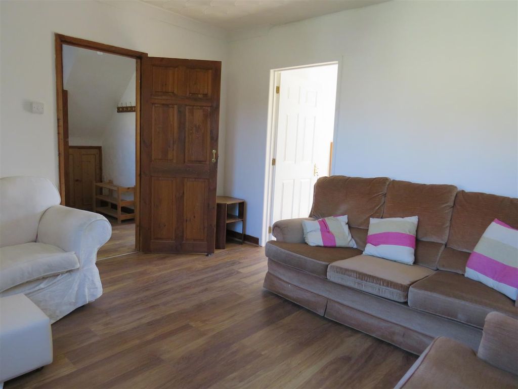 Property photo 2 of 13 Image