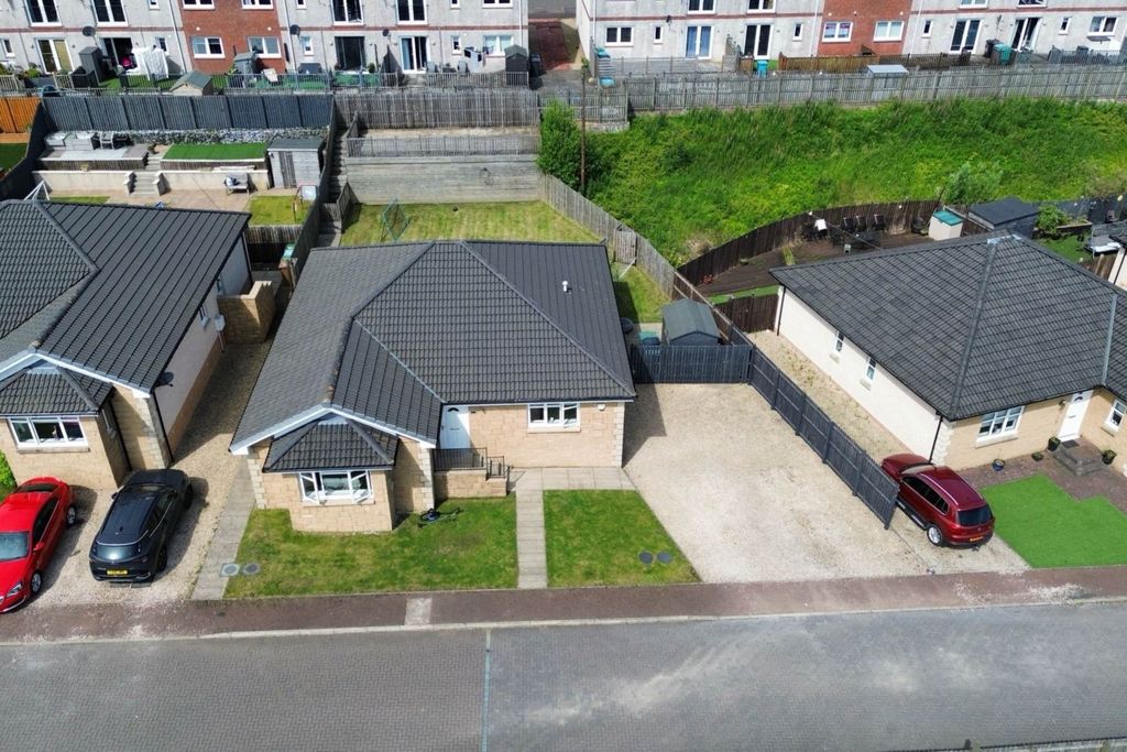 Property photo 1 of 31