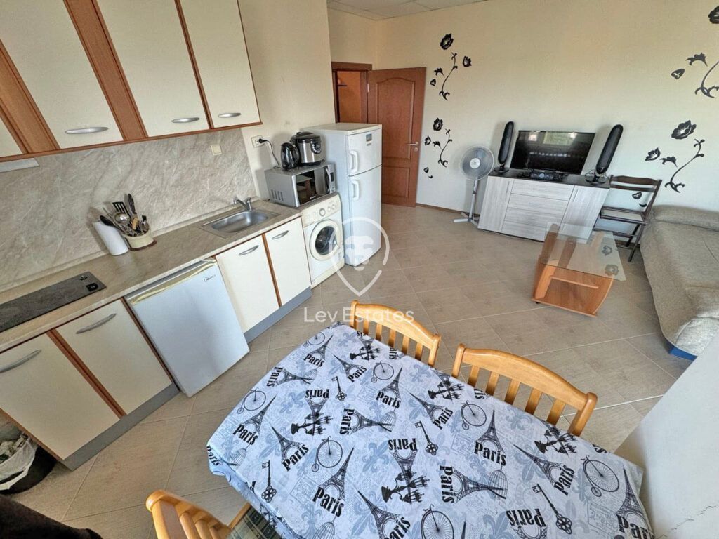 Property photo 3 of 14