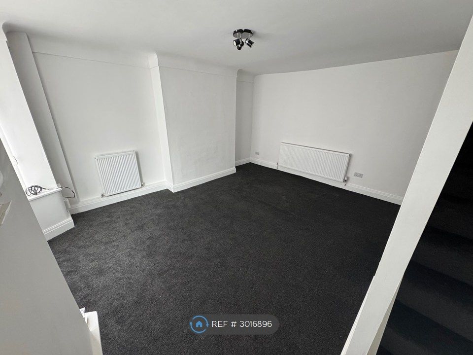 Property photo 2 of 19 Living Room