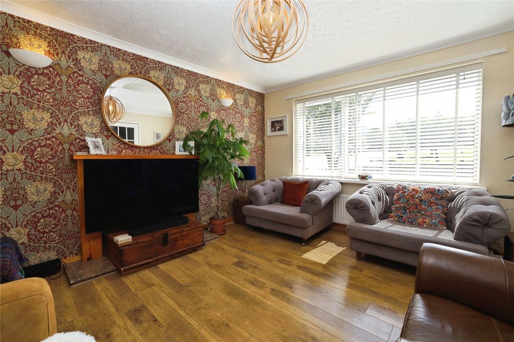 Property photo 2 of 20 Picture No. 28