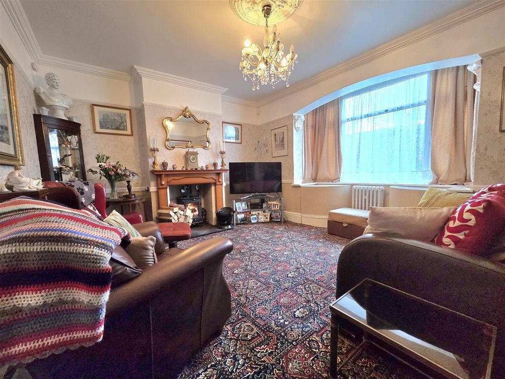 Property photo 3 of 23