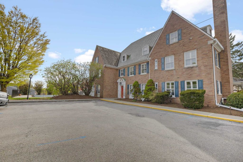 Property photo 3 of 12 <Alttext/>