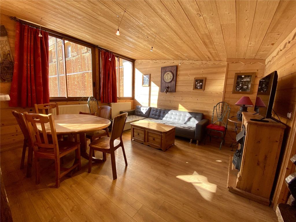 Property photo 3 of 15 Picture No. 24